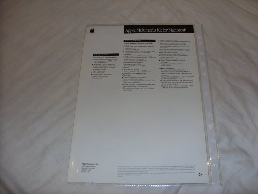 Apple Multimedia Kit for Macintosh two-sided data sheet black/white brochure