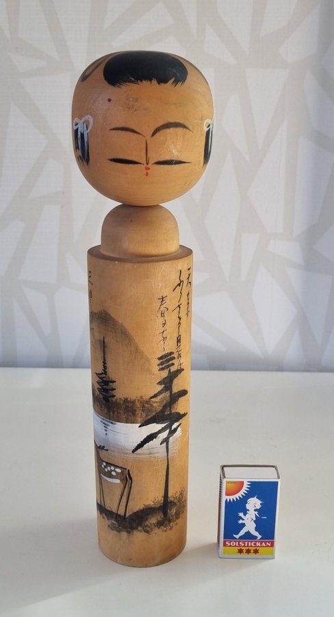 Hög vintage Kokeshi docka från Japan - inköpt på 60/70-talet - 30 cm