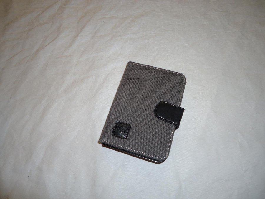 Caddie Wallet for Apple iPhone 4/4S by Merskal of Sweden grå tyg läder plånbok