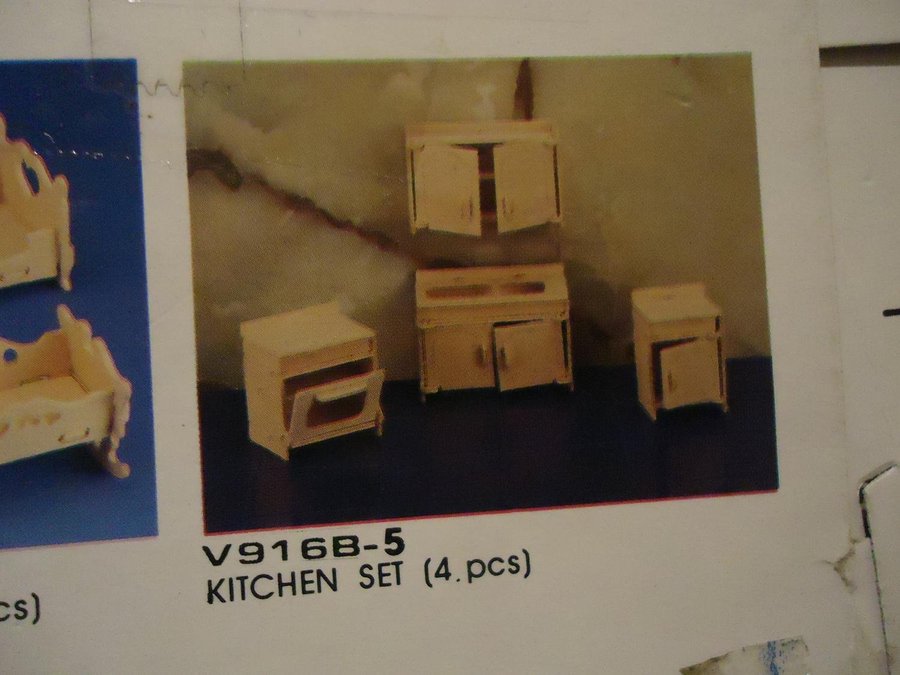 Dolls House Furniture Kit Kitchen Set V916B-5 Kök till dockskåp helt nytt!