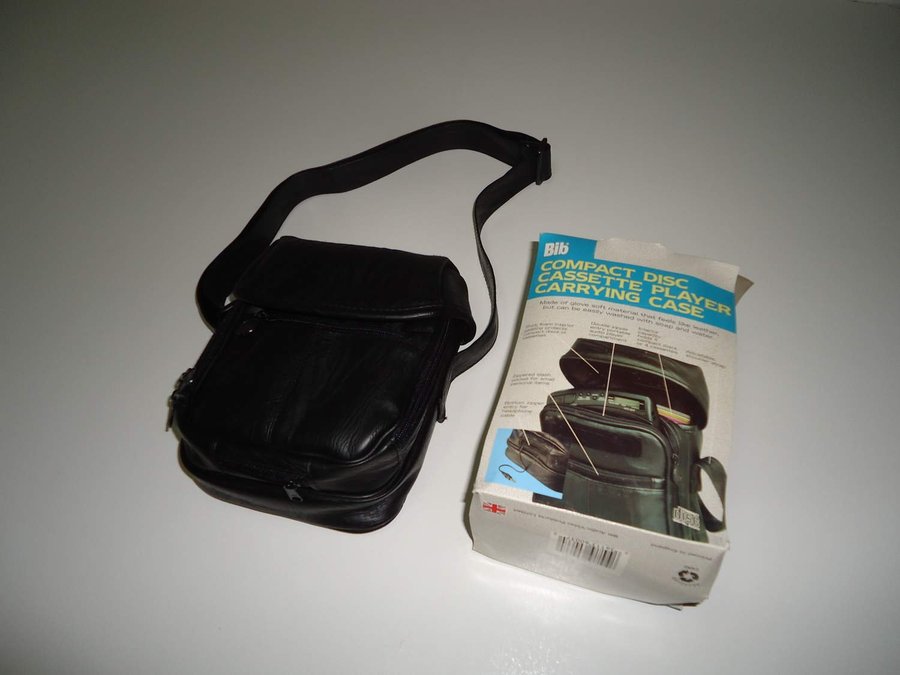 Bib Compact Disc  Cassette Player Camera Carrying Case svart konstläder