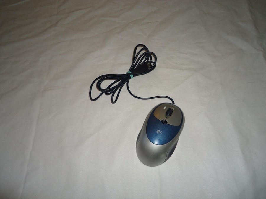 Logitech M-BQ85 optisk USB dator PC mus med 2 st knappar computer mouse