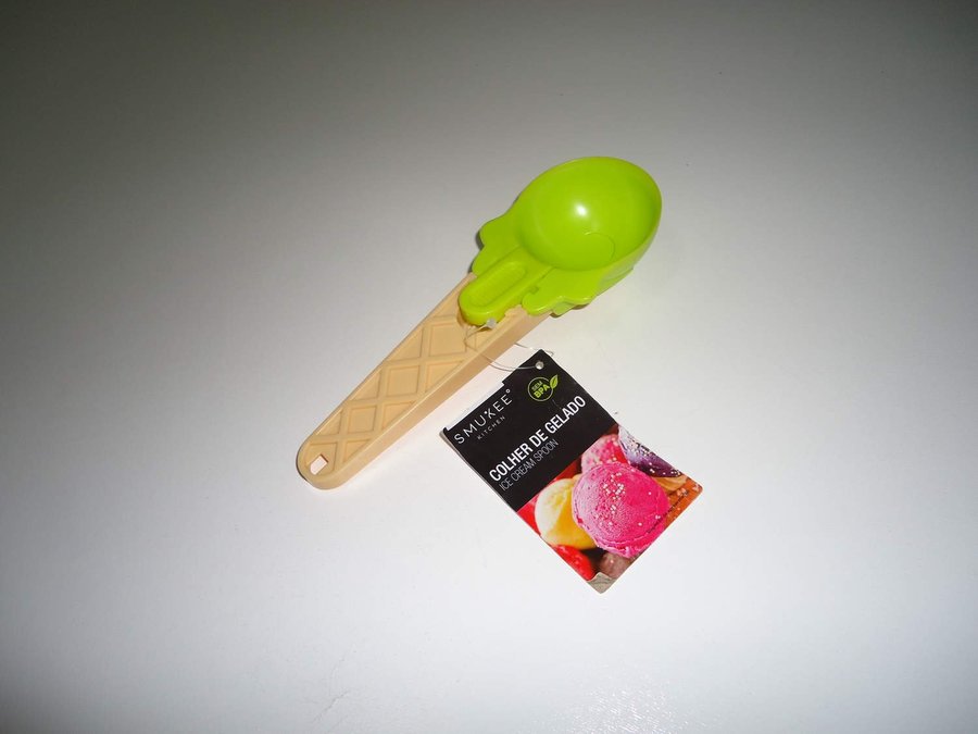 Glass Skopa av plast grön färg ny och oanvänd! Ice cream spoon glasskopa sked