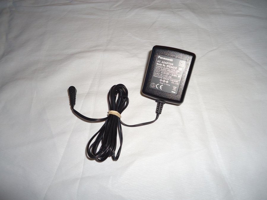 Panasonic AC Adaptor Model No RFEA431E 220-230V 6W Output