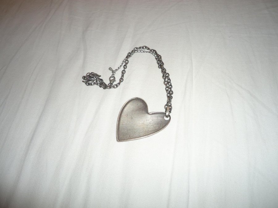 Halsband metall Hjärta med metall kedja Heart necklace