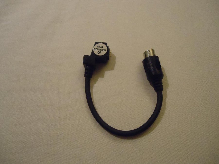 Adapter med 7 pin rund DIN seriell kontakt för NOKIA telefon modell 8210/8850