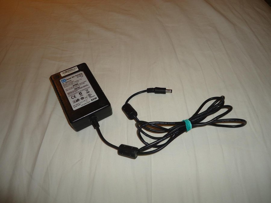 CWT Channel AC Adapter model PAA060F input 100-240V output 12V