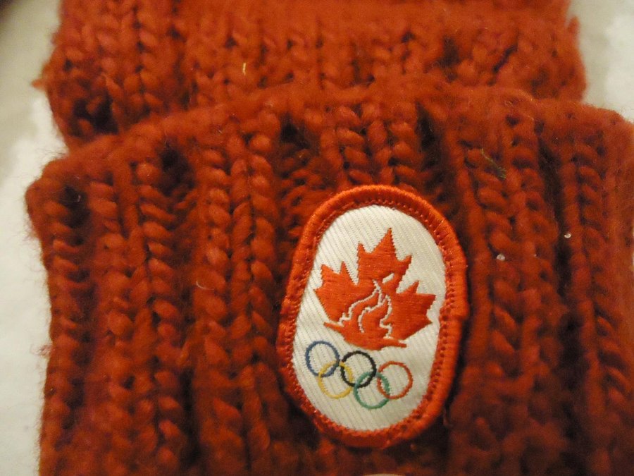 Tumvantar Kanada Olympiska Spelen broderad med OS loggan Canada lövet maple leaf