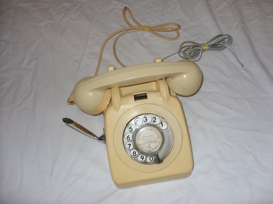 Bords Telefon med pennhållare vintage antik Portugal fingerskiva creme/gul färg