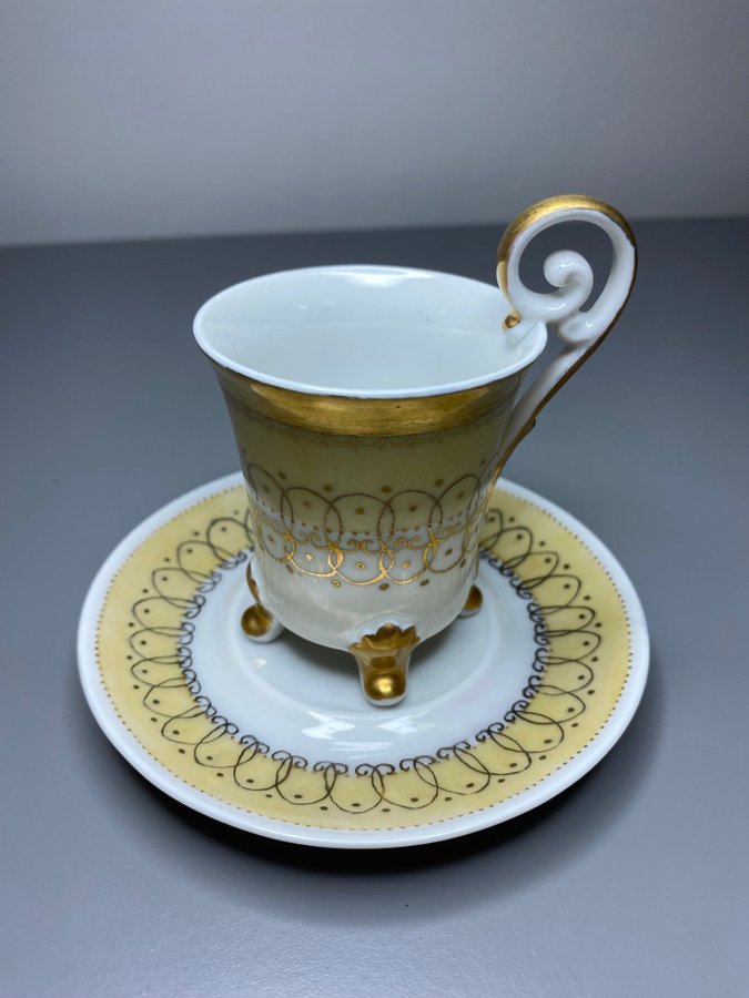 Vacker äldre kopp Handmålad Signerad Porslin retro vintage design gul