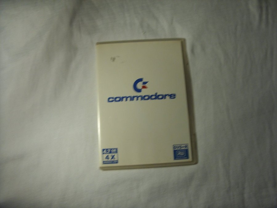 Tomt DVD Fodral från Commodore