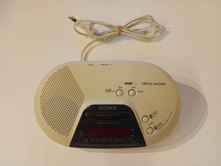 Sony Klockradio Dream Machine modell ICF-720 benvit färg