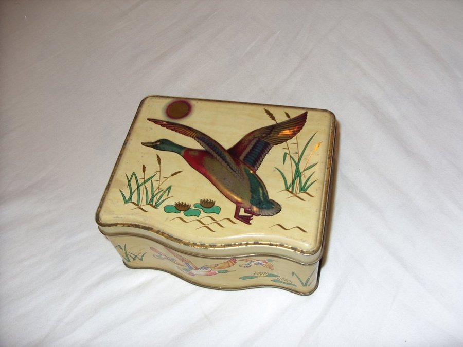 Teburk Fåglar Vintage 12 MB container Made in GT Britain Engelsk Tea Tin Birds