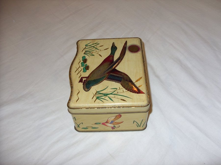 Teburk Fåglar Vintage 12 MB container Made in GT Britain Engelsk Tea Tin Birds