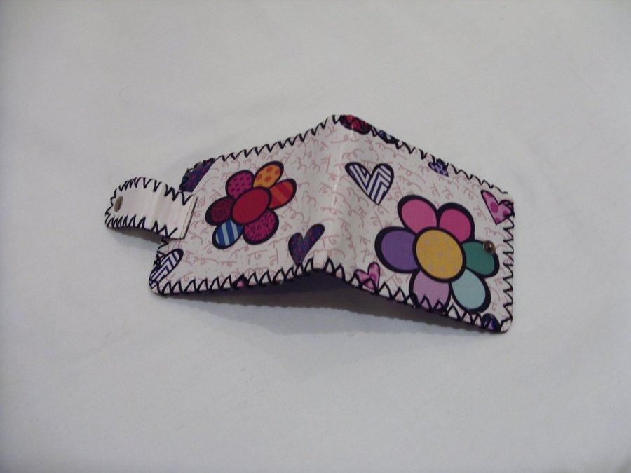 Plånbok med hjärtan och blommor Wallet with flowers and hearts