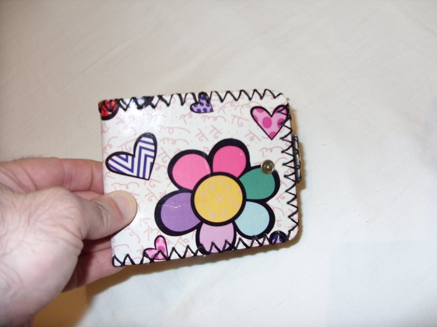 Plånbok med hjärtan och blommor Wallet with flowers and hearts