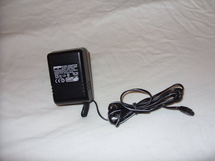 AC/DC Adapter D35-05-250R Class 2 Transformer 230V Output 5V 250mA