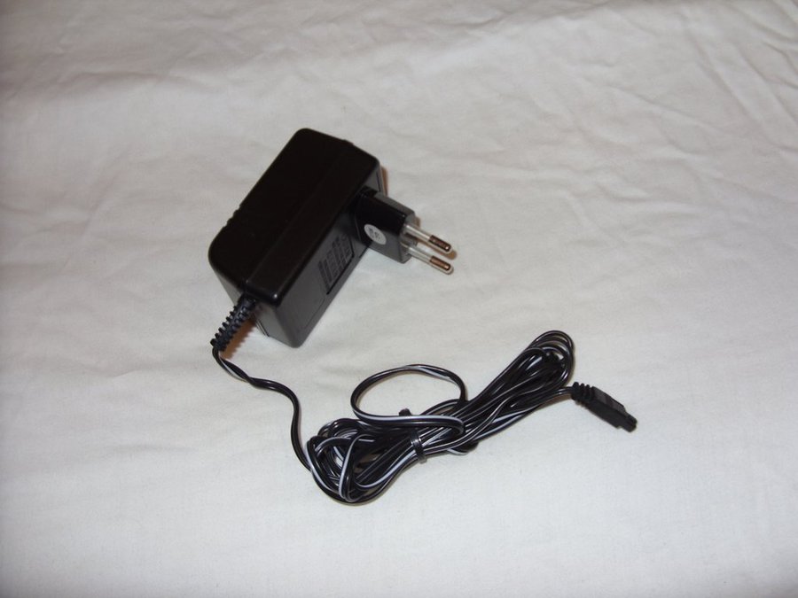 AC/DC Adapter D35-05-250R Class 2 Transformer 230V Output 5V 250mA