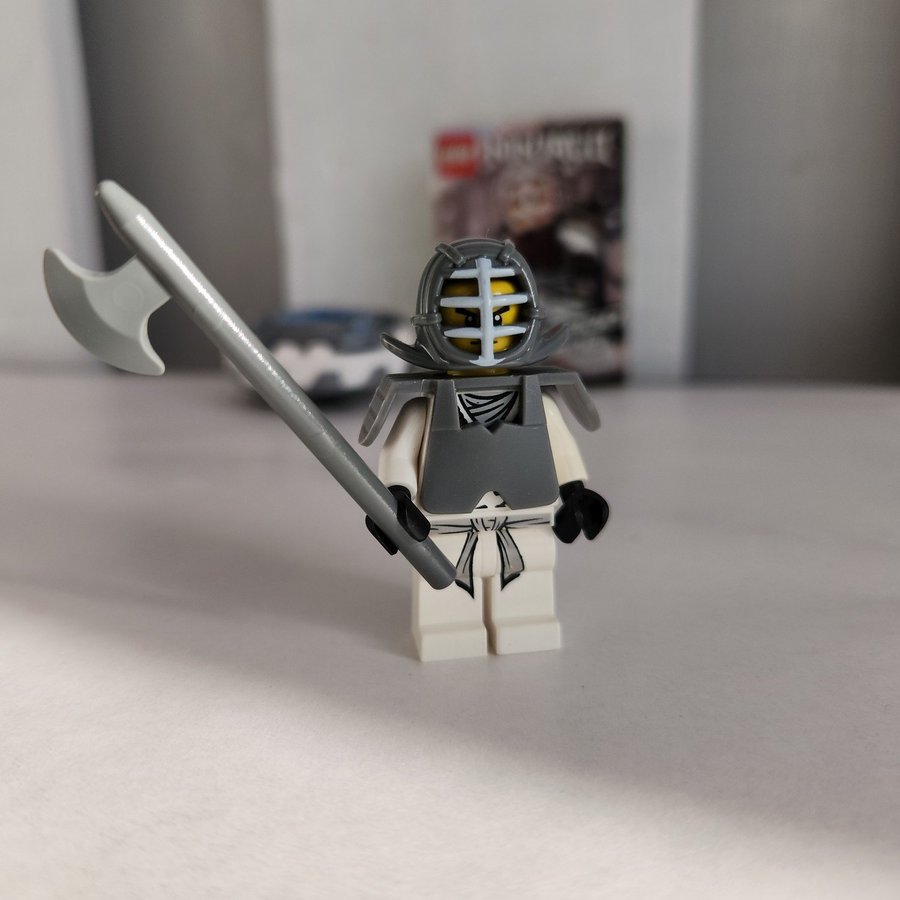 LEGO 2010 Ninjago Kendo Zane Minifigure Weapon  Spinner