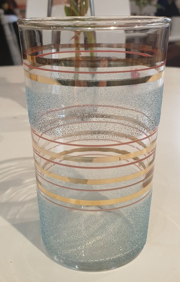 Vackert frostat glas 50tal med guld cirklar i fint skick