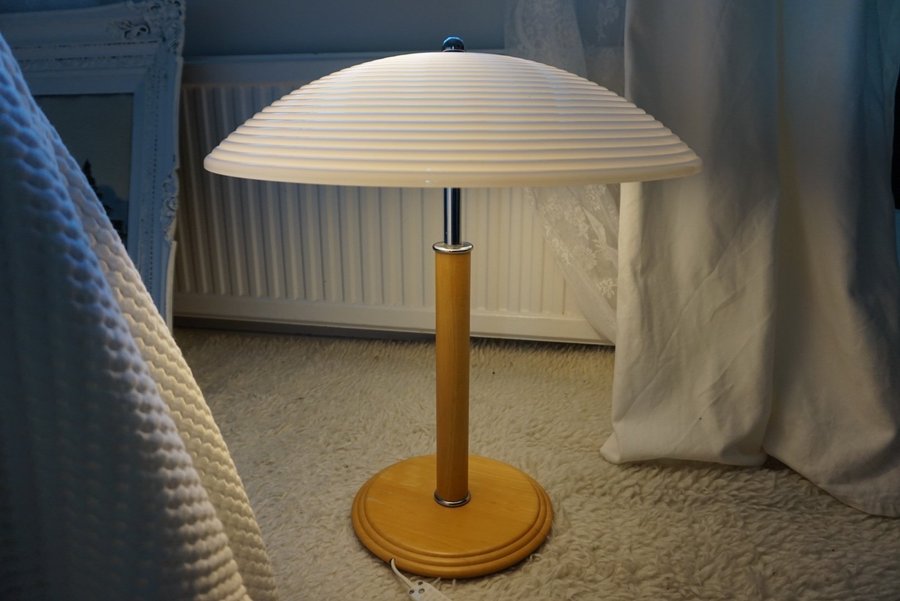 Nybro Armatur Svamplampa lampa Svamp etikettmärkt bordslampa retro vintage trend