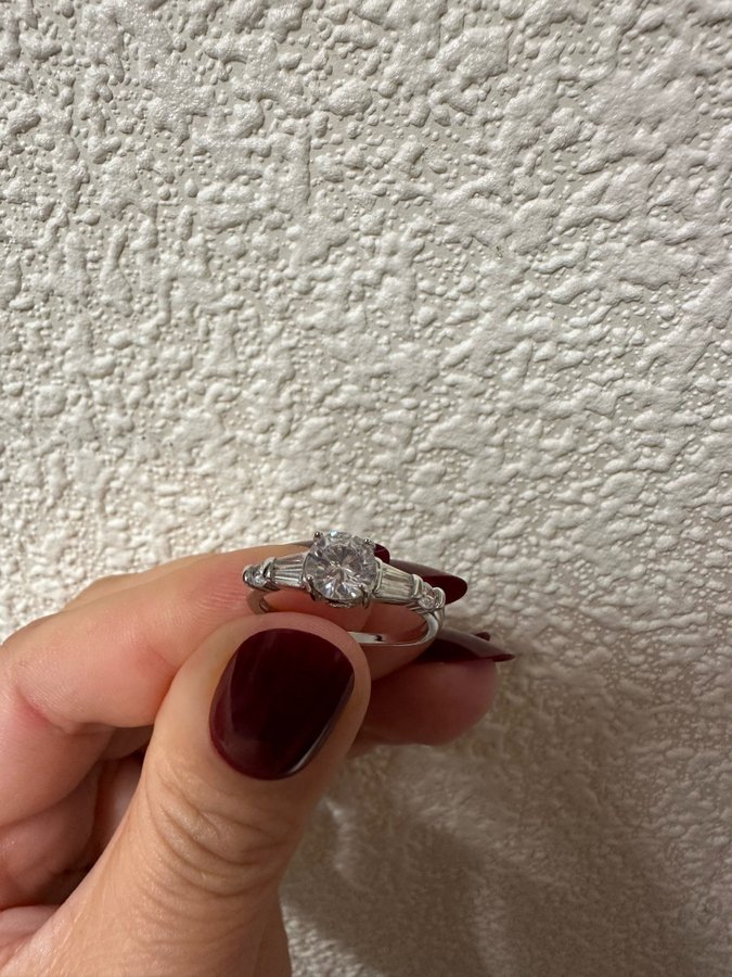 Ny ring i silver 925 pläterade förlovnings ring str 155mm