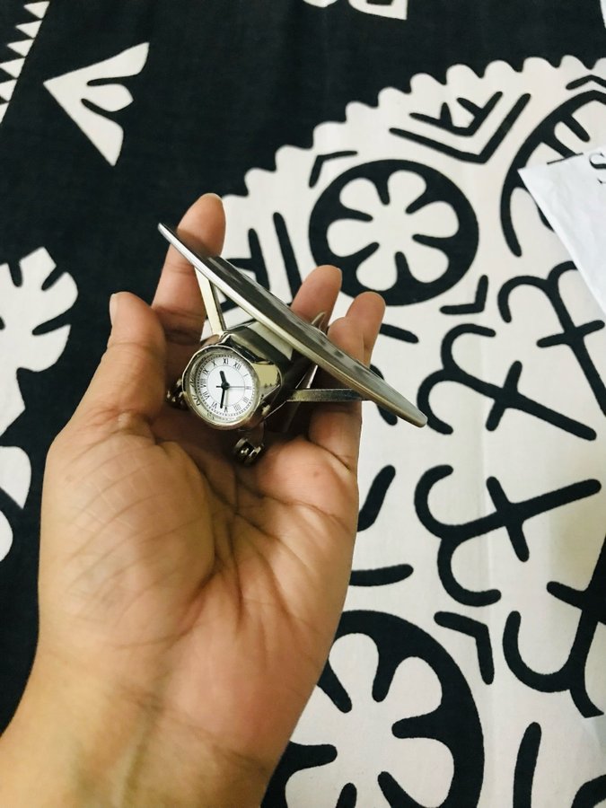 Aeroplane Miniature Table Clock Stylish Analog Desk Clock  Paper Weight