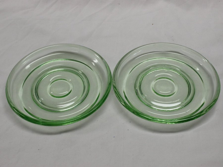 2 Appelgröna Assiett Assietter i Glas Gullaskruf Ring William Sternberg
