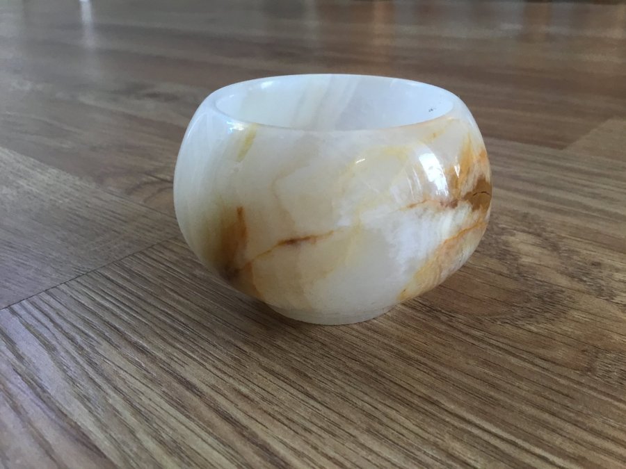 Elegant ljushållare ljuslykta av naturlig vit onyx sten