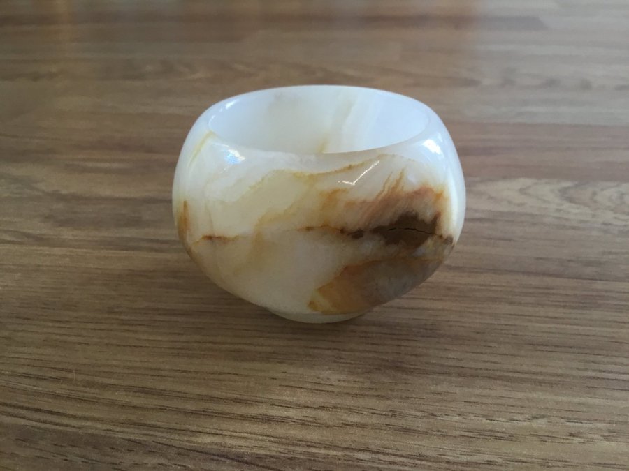 Elegant ljushållare ljuslykta av naturlig vit onyx sten