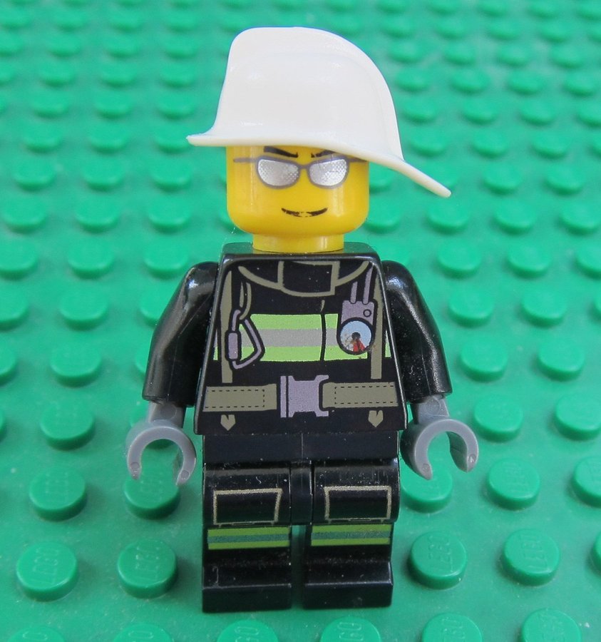 LEGO figur brandman Fire Fighter hjälm brandkår solglasögon