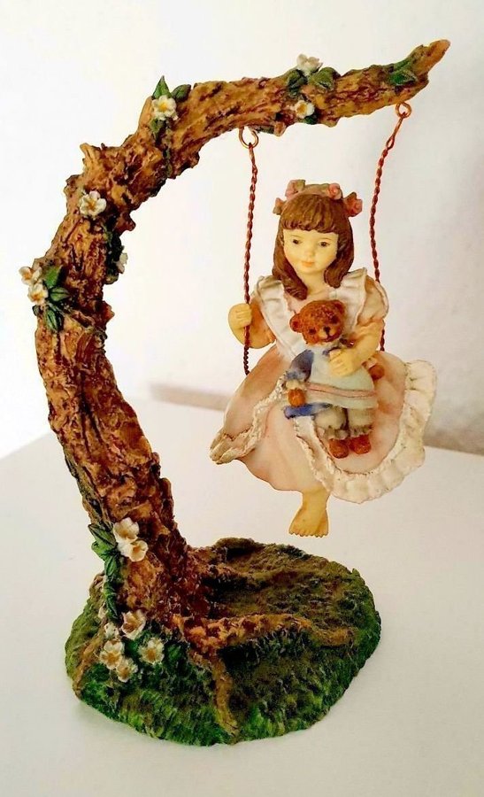 Goebel figurin Treasures of Sandra Kucks SK7 "Willst Du schaukeln?"
