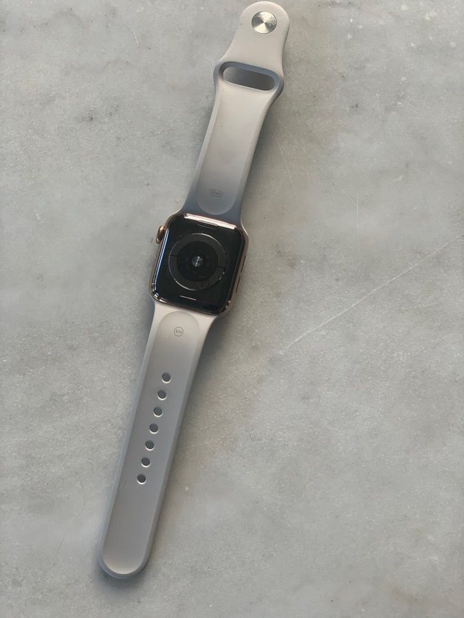 Apple Watch Series 5 (GPS + Cellular) - 40 mm - rostfritt stål