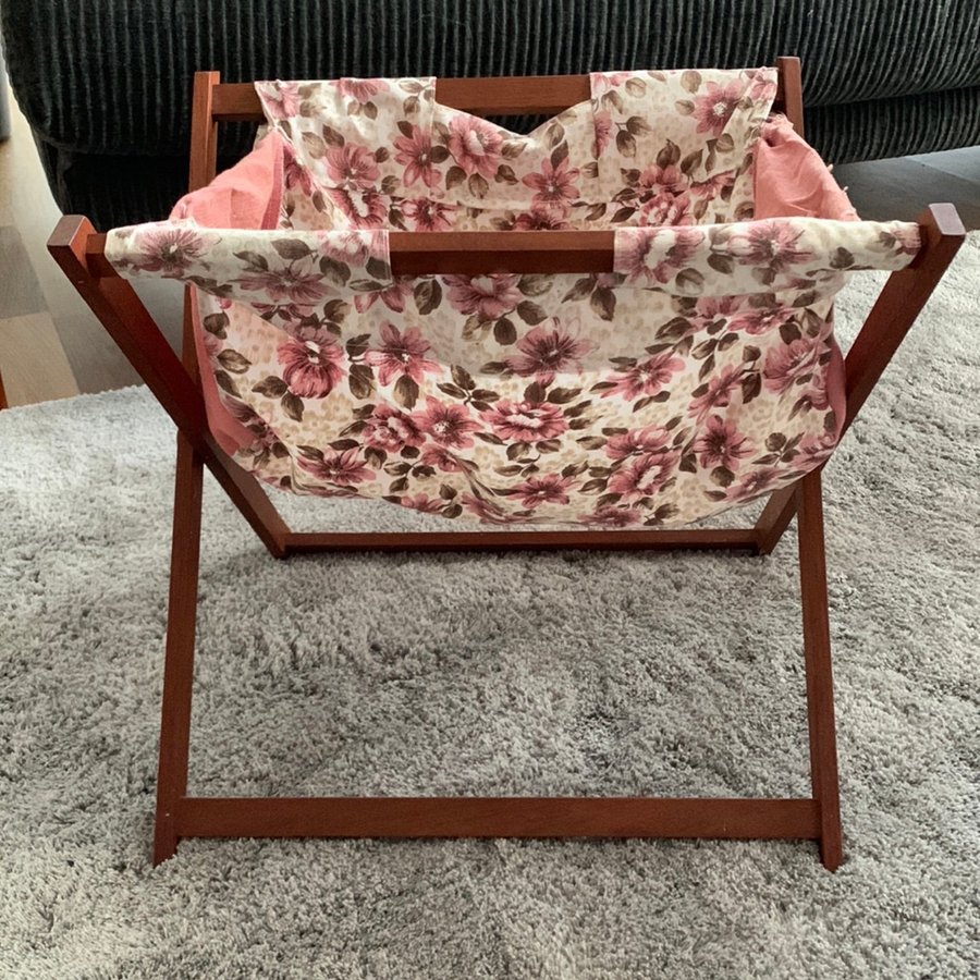 Tidningsställ i teak - retro ställ vintage mahogny mässing diy