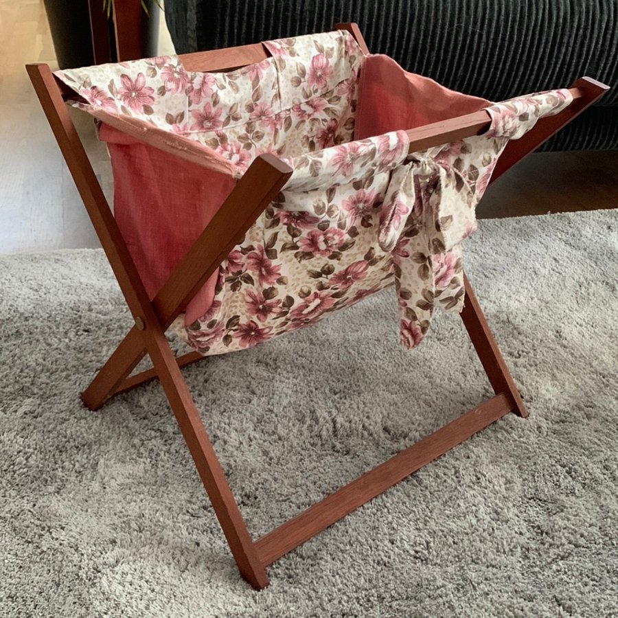 Tidningsställ i teak - retro ställ vintage mahogny mässing diy