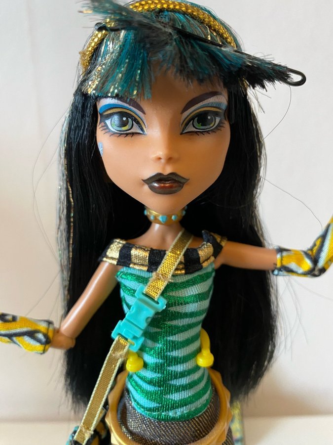 Monster High School’s Out - Cleo de Nile
