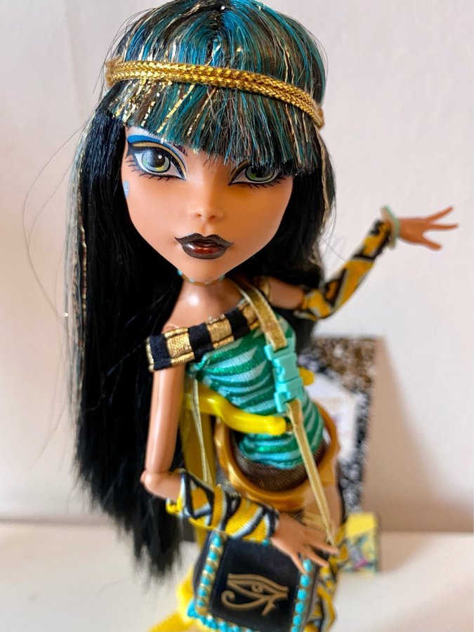 Monster High School’s Out - Cleo de Nile