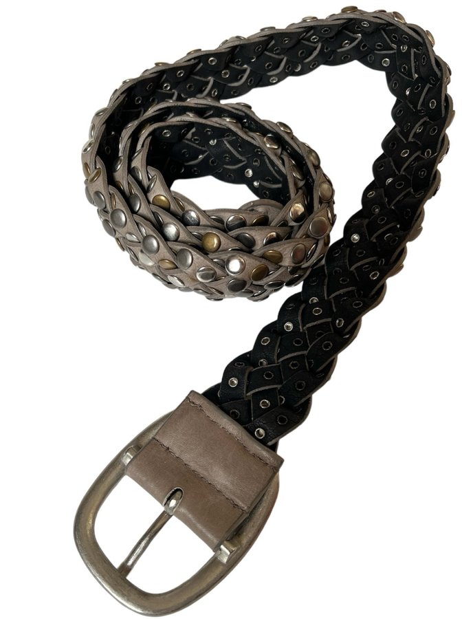 Amazing vintage Y2K braided leather belt with studs