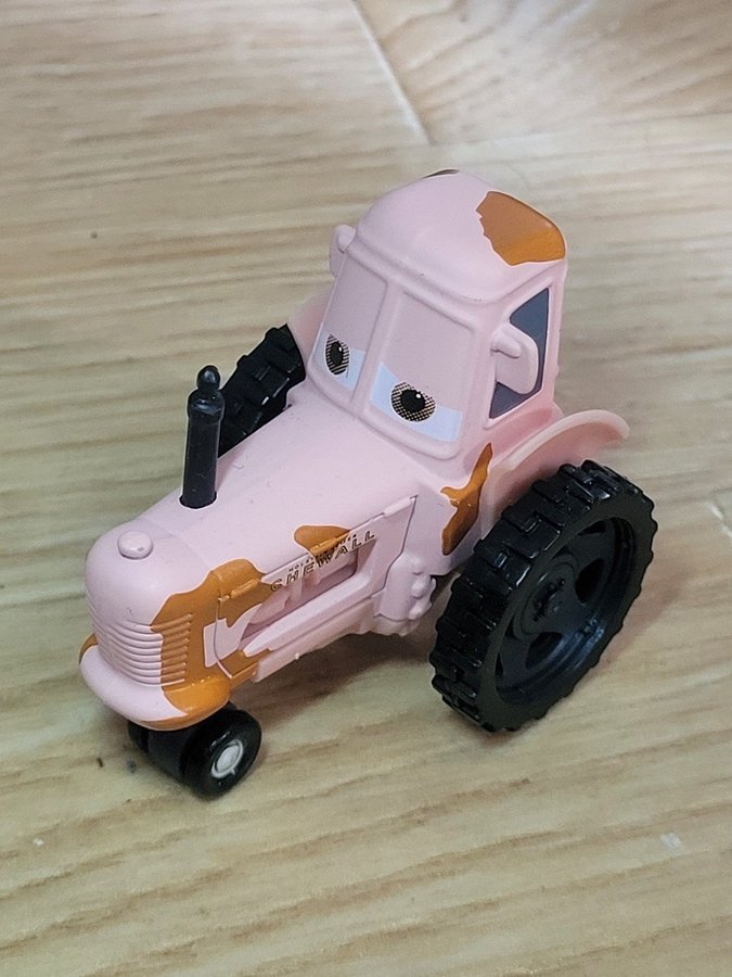 Disney cars bil figur i järn Traktor Chewall
