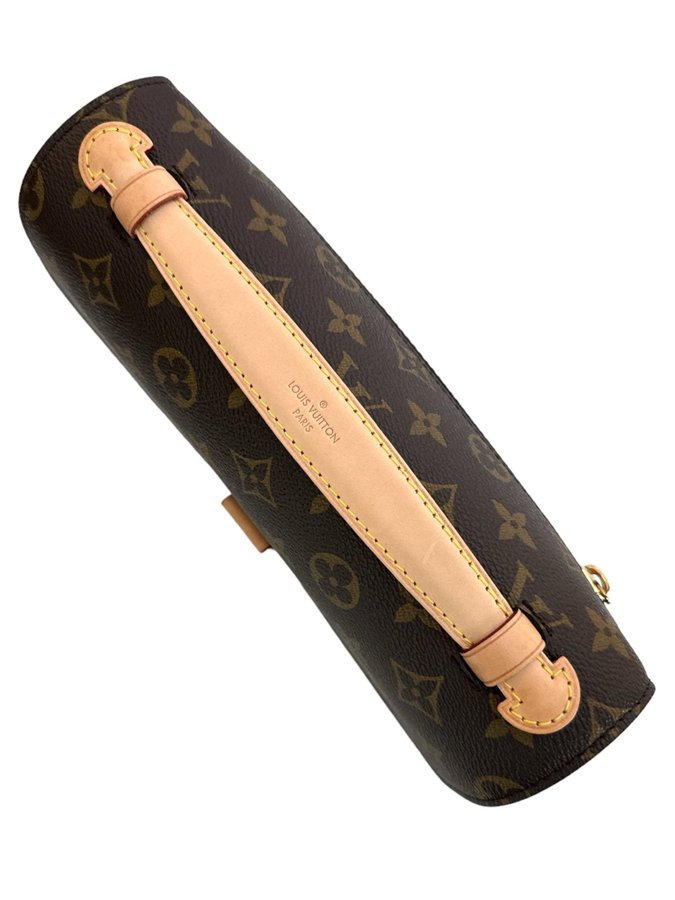 Louis Vuitton Pochette Metis Monogram Canvas Crossbody / HandBag