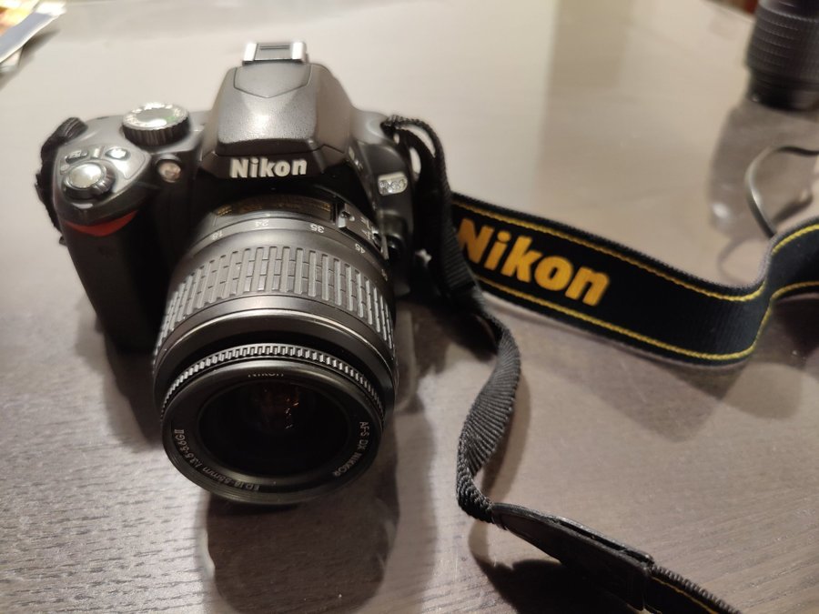 Camera - Nikon D60 med ett helt nytt batteri