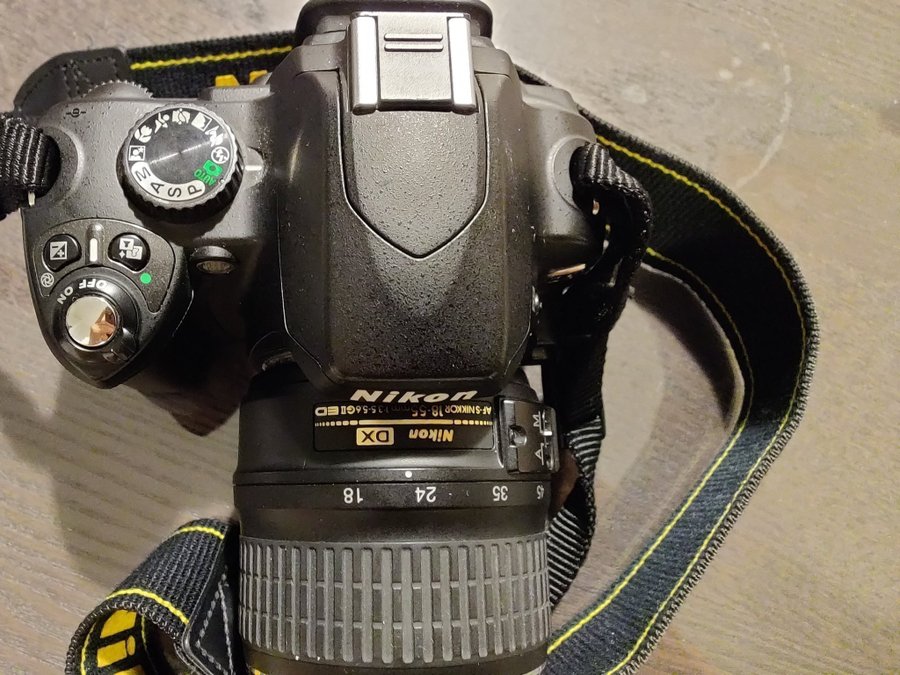 Camera - Nikon D60 med ett helt nytt batteri