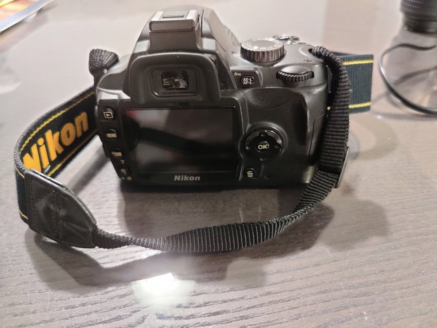 Camera - Nikon D60 med ett helt nytt batteri