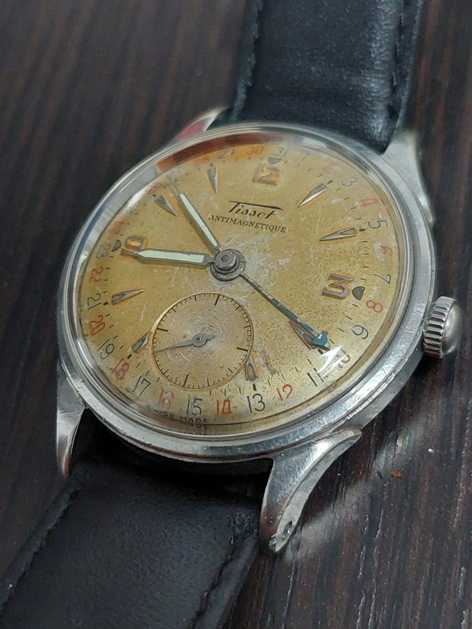 Tissot Antimagnetique pointer date