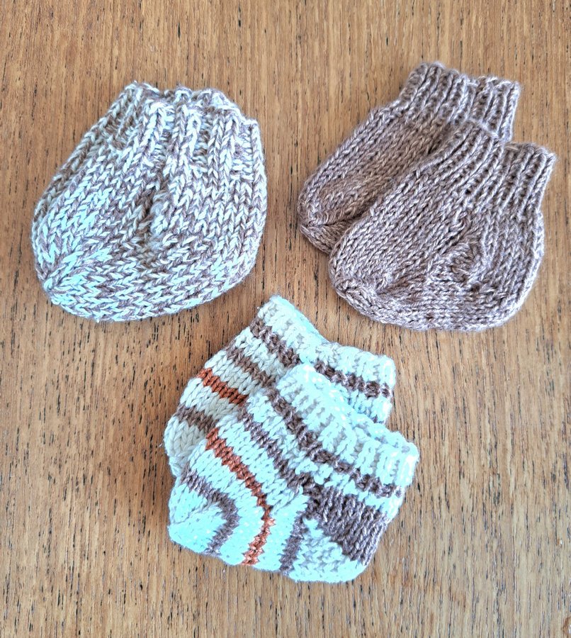 3 par handstickade sockor till Baby Born, nya