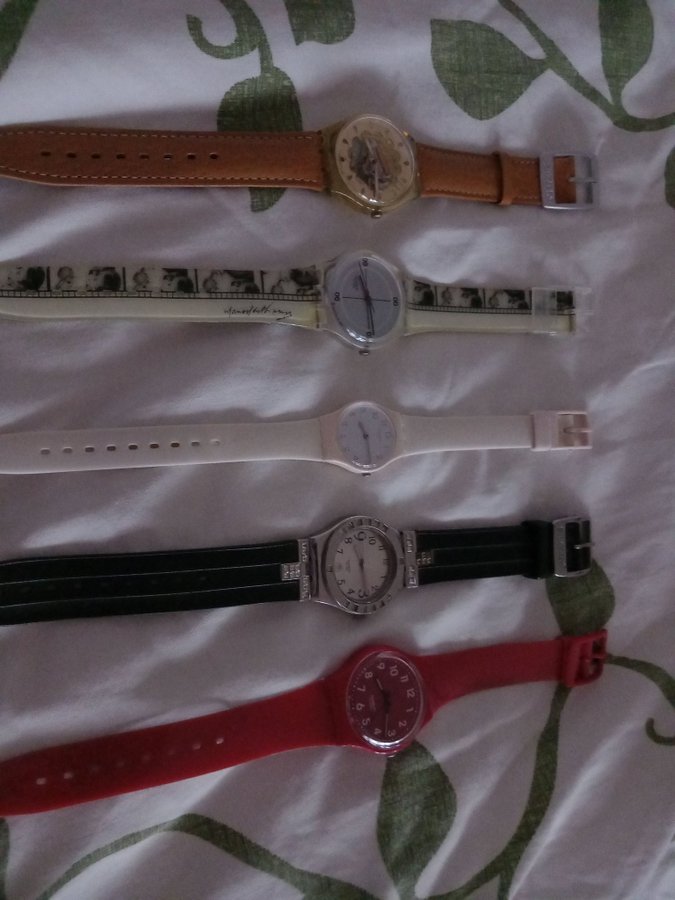 9 Swatch klockor olika modellen :