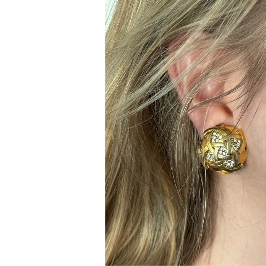 Vintage Chanel clip earrings