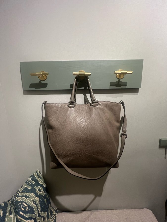 Prada - Handväska med axelband