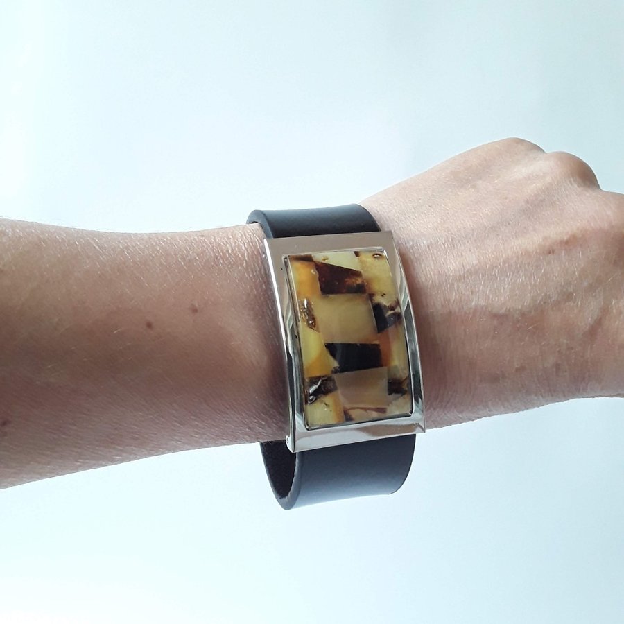 Baltic amber and black leather bracelet Unisex natural leather and gem bracelet