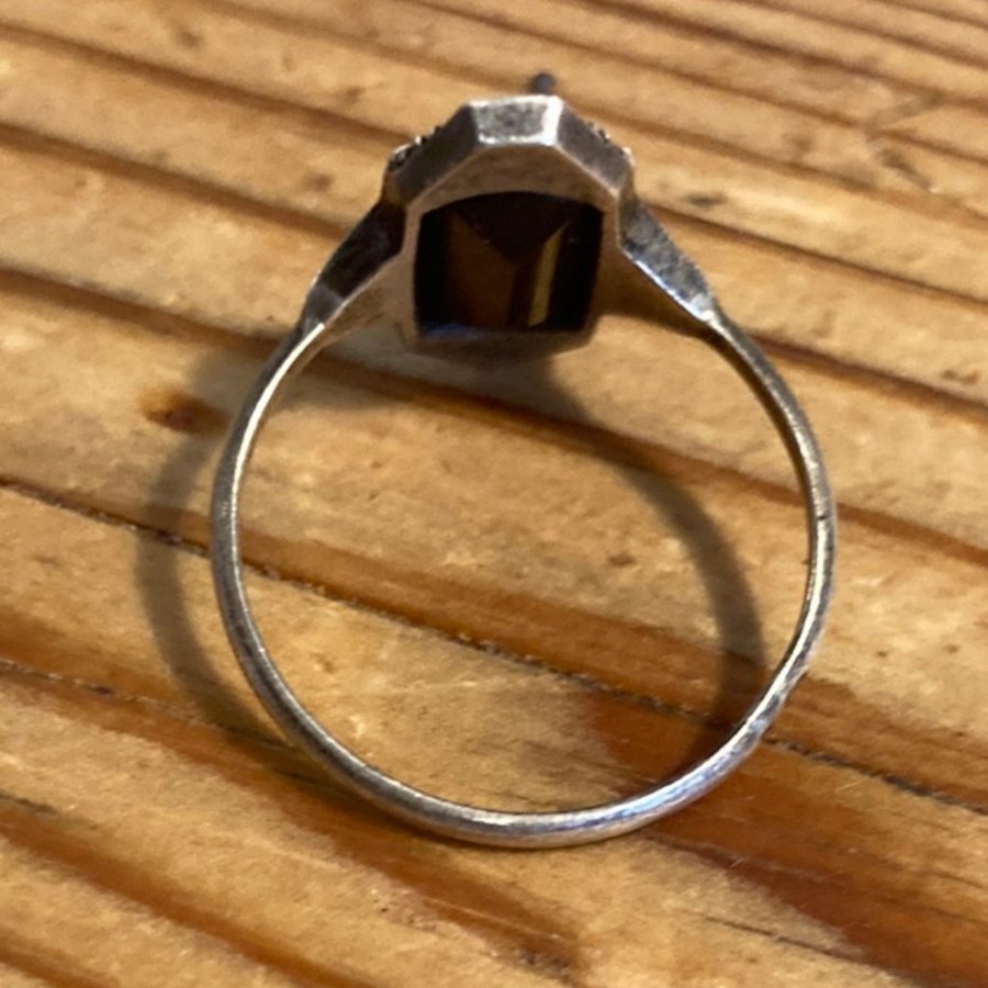 Silver ring med sten